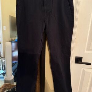 Men’s GAP essential khaki pants